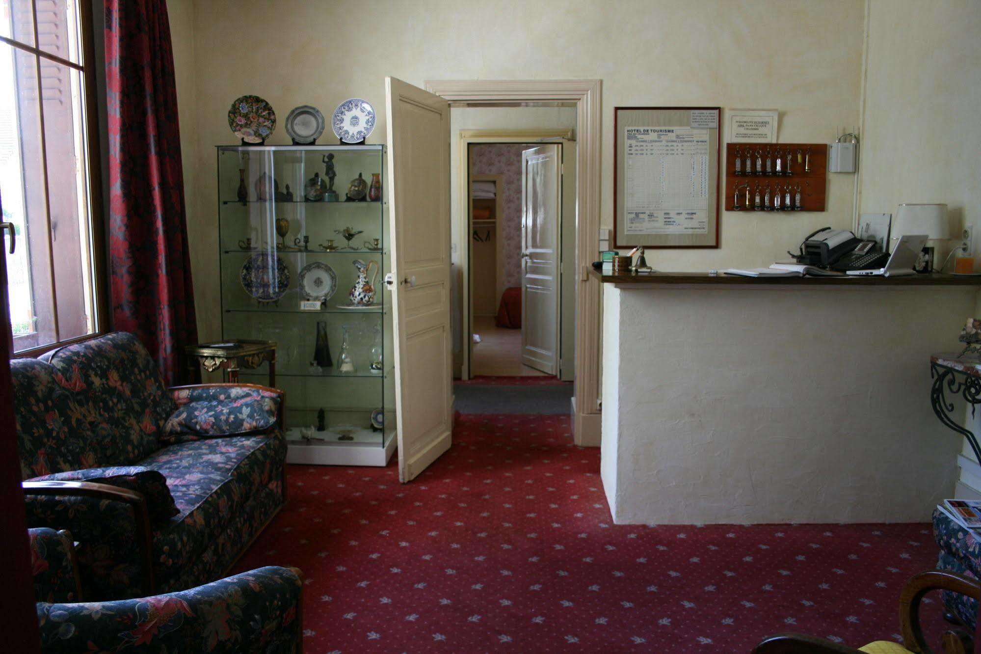 Auberge De La Fontaine Aubigny-sur-Nère Esterno foto