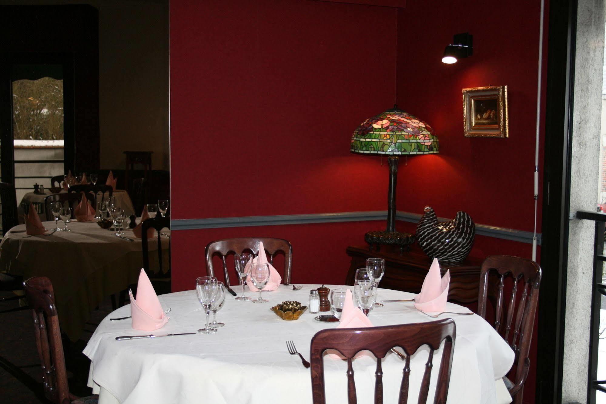 Auberge De La Fontaine Aubigny-sur-Nère Esterno foto