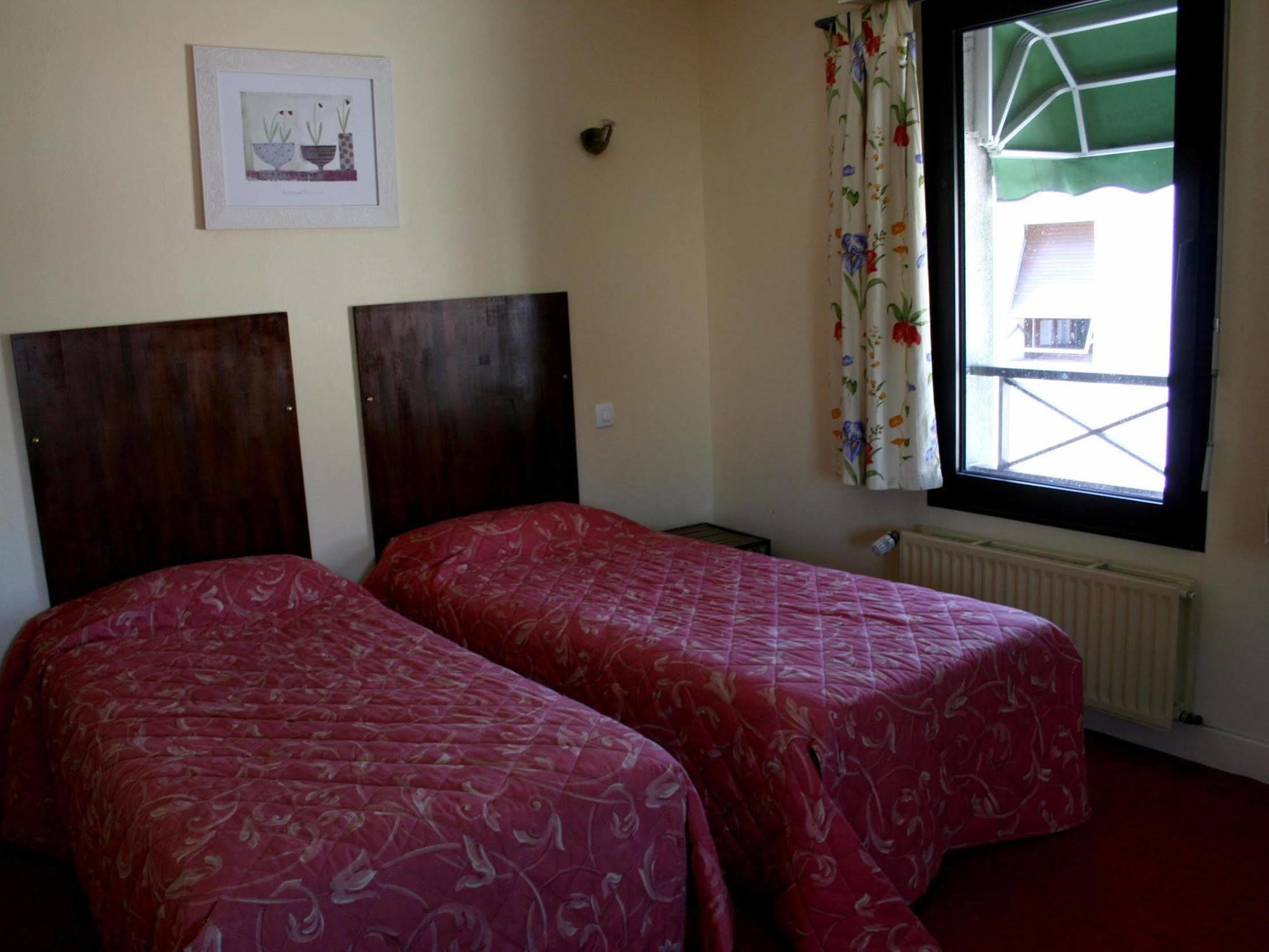 Auberge De La Fontaine Aubigny-sur-Nère Esterno foto